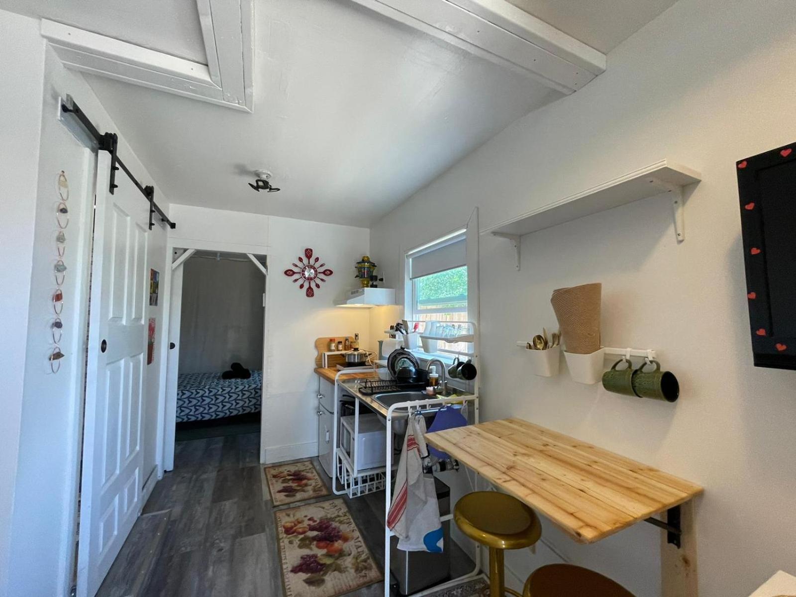 Petite Guesthouse With Kitchenette And Private Bathroom Лейк-Ізабелла Екстер'єр фото